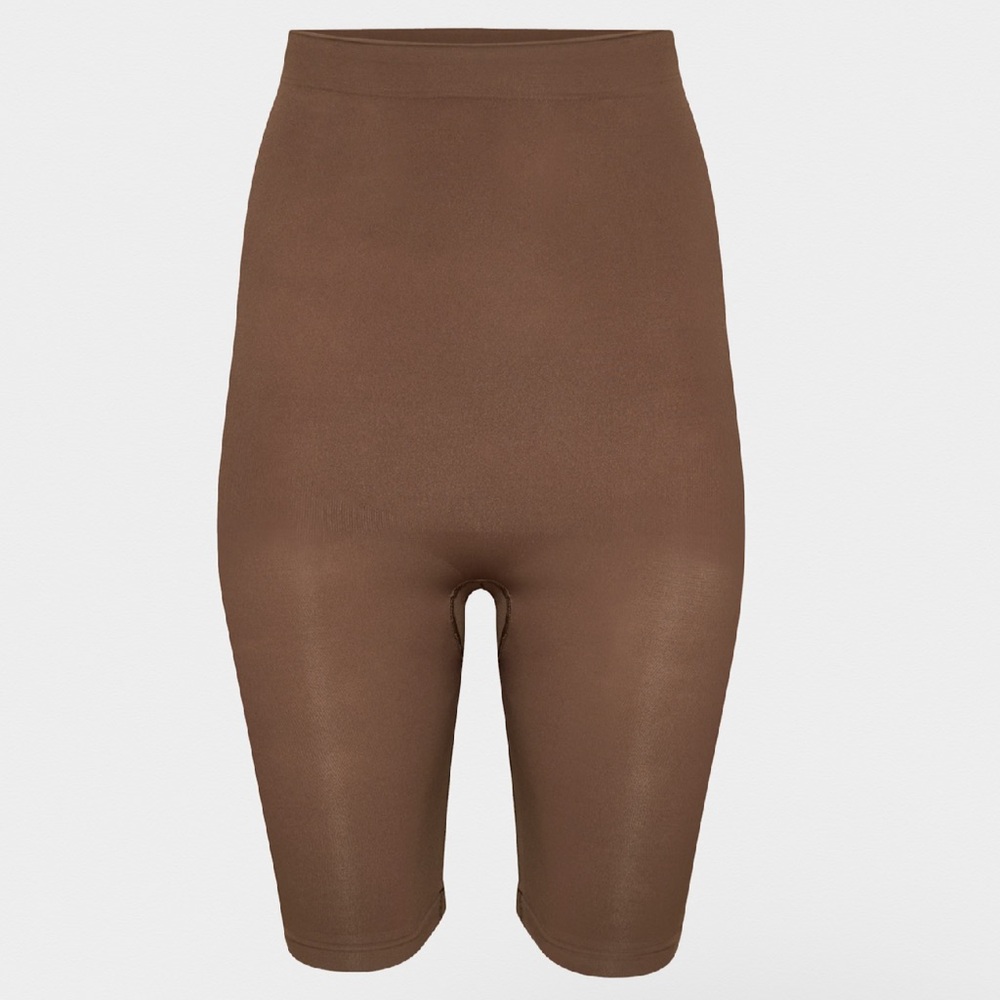 Aritzia ShapeEnhance Seamless Super Hi-Rise Short, undergarment, shapewear